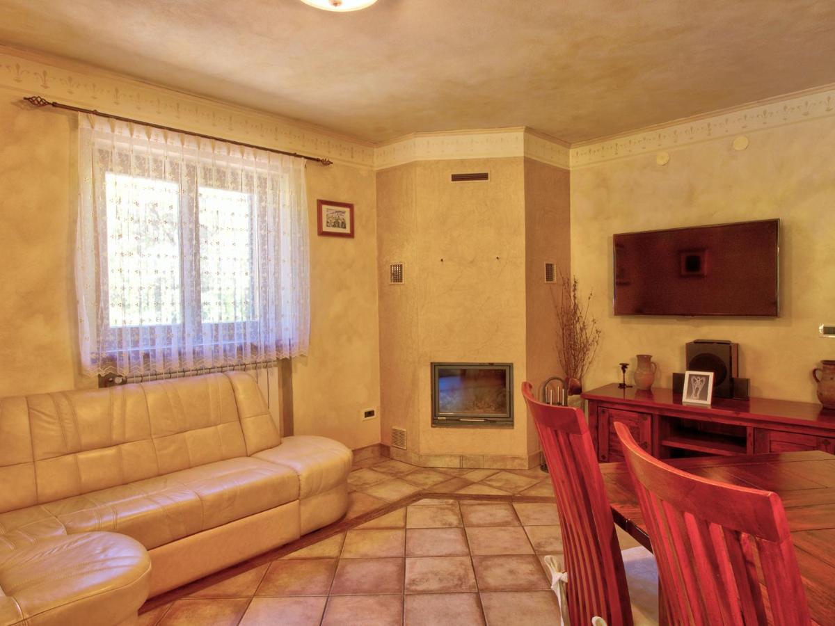 Family Apartment Rihter Črni Kal Exteriör bild