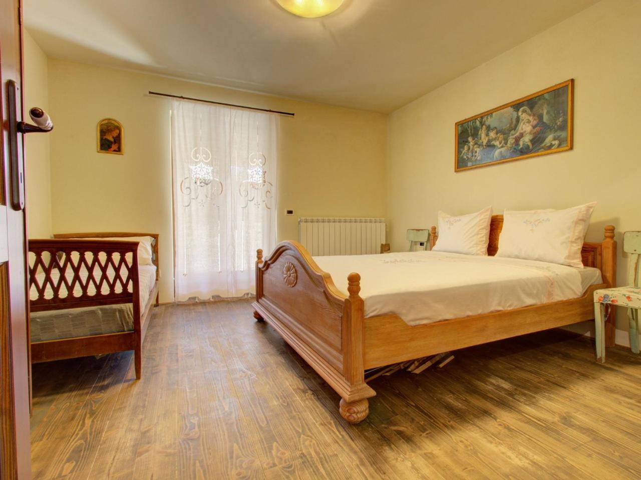 Family Apartment Rihter Črni Kal Exteriör bild